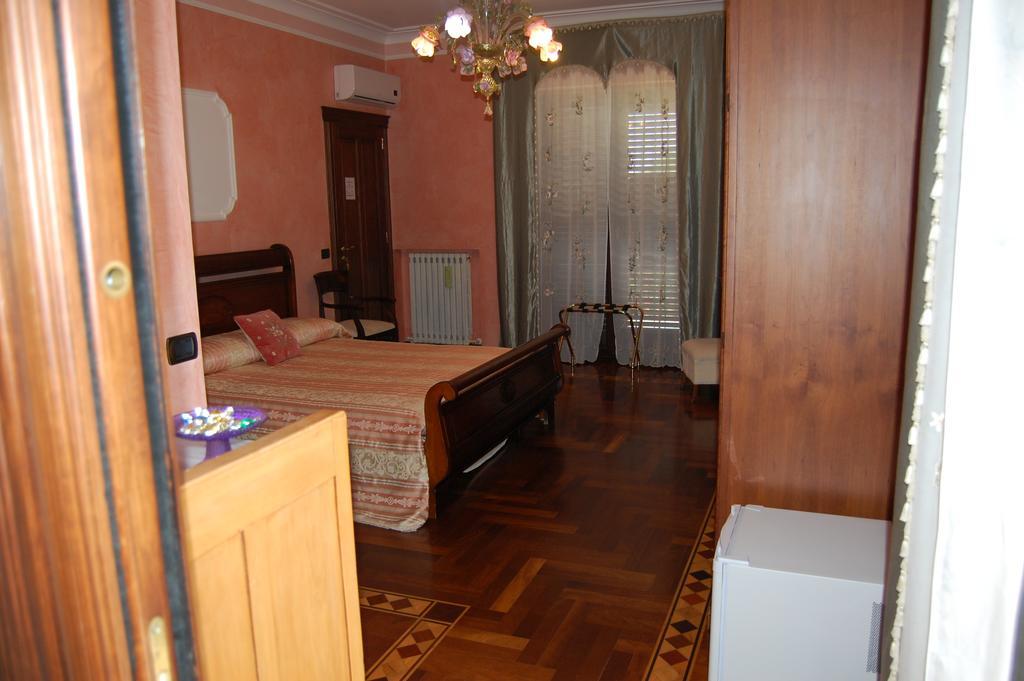B&B Villa Francesca Soverato Marina Cameră foto