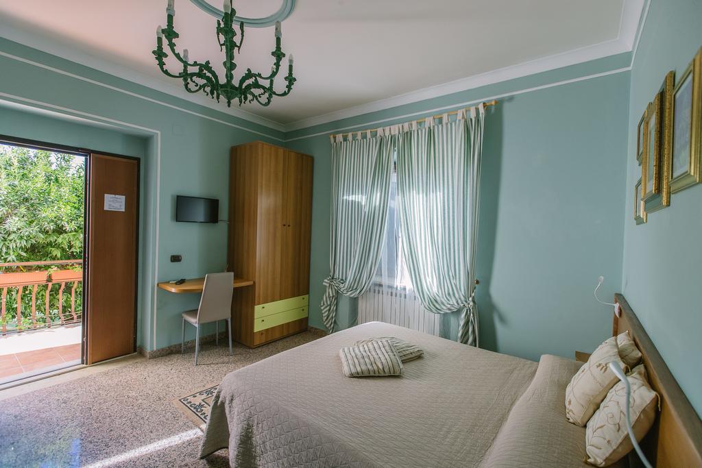 B&B Villa Francesca Soverato Marina Exterior foto