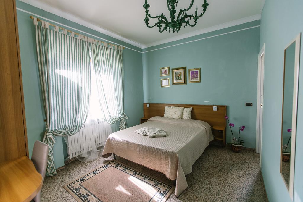 B&B Villa Francesca Soverato Marina Exterior foto